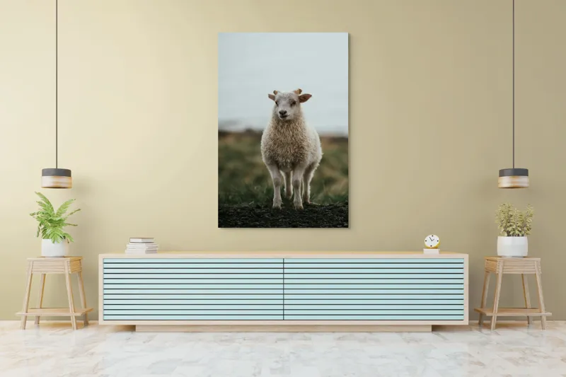 Tablou Canvas, "Mielul pe dealul înverzit", Pufos, Blând, Miel, Natura, Hornuri, Verde, Noroi, Cer, Singuratic, Tacut, 100 x 150 cm – poza 4