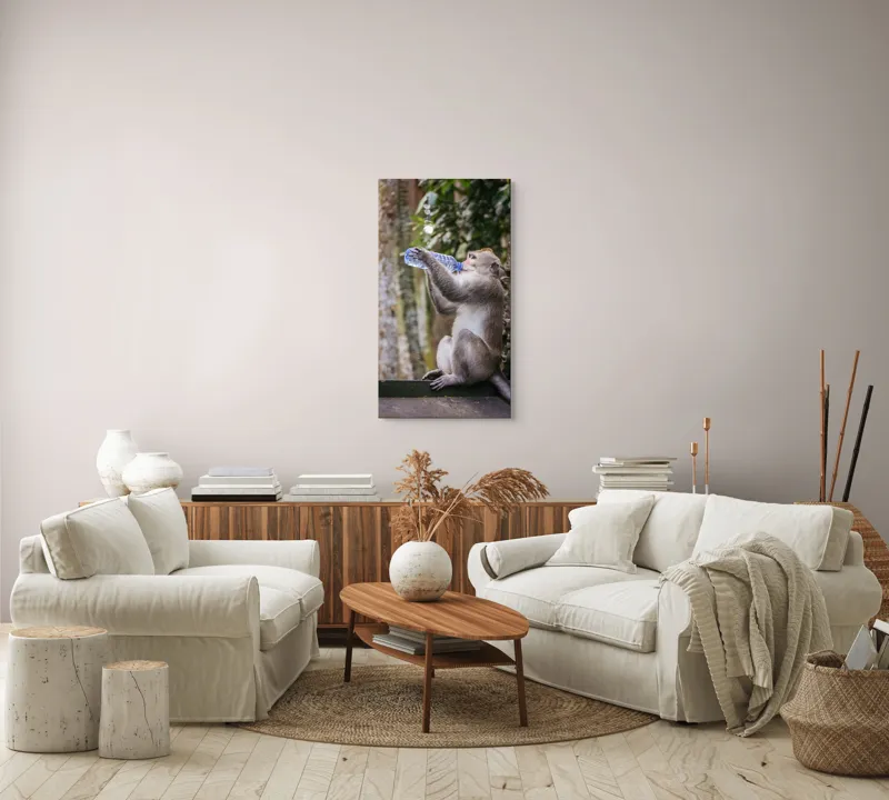 Tablou Canvas, "Maimuța însetată și apa vieții", Maimuță, Apă, Copaci, Frunze, Natură, Pauză, Curiozitate, 50 x 90 cm – poza 7