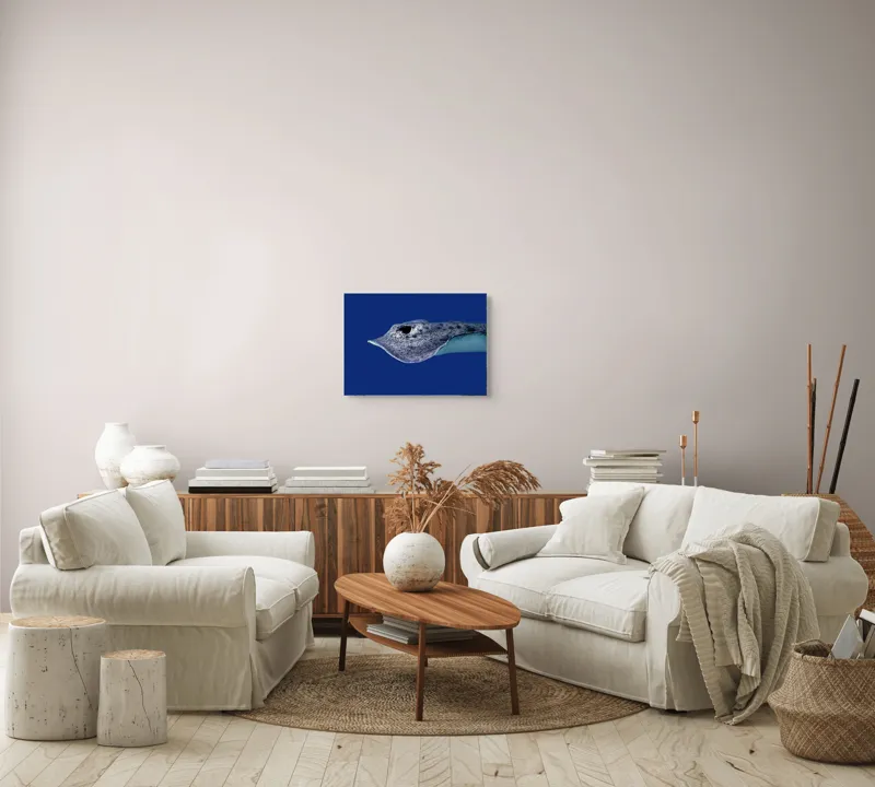 Tablou Canvas, "Pasărea albastră a adâncurilor misterioase", Pisică-De-Mare, Albastru, Ocean, Eleganță, Grație, Apă, Subacvatic, Culoare, Liniște, Formă, 54 x 39 cm – poza 5