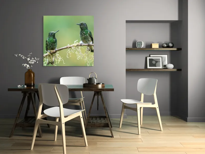 Tablou Canvas, "Colibri pe creanga acoperită de mușchi", Păsări, Colibri, Verde, Ramură, Natură, Penaj, Delicateţe., 100 x 100 cm – poza 6