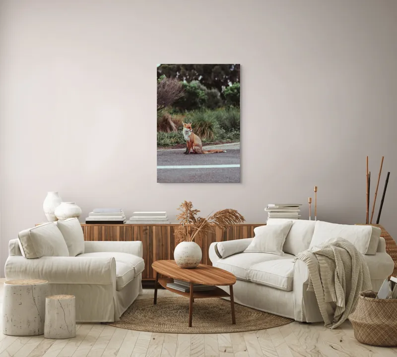 Tablou Canvas, "Vulpea la marginea drumului pădurii", Vulpe, Drum, Natura, Vegetatie, Cer, Blana, Coada, 70 x 100 cm – poza 4