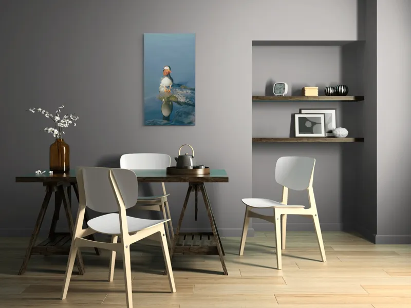 Tablou Canvas, "Rătăcind pe malul apei liniștite", Rață, Mandarină, Reflecție, Apă, Stânci, Calm, Natură, Frumusețe, Penaj, Singurătate, 50 x 90 cm – poza 4