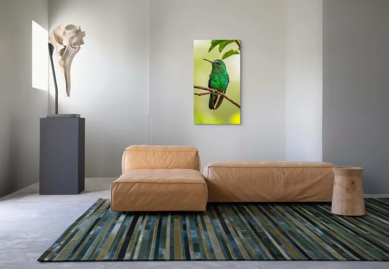 Tablou Canvas, "Șoimul de smarald odihnindu-se discret", Pene, Strălucire, Verde, Delicat, Natură, Viu, Fragil, Ramură, 50 x 90 cm – poza 5
