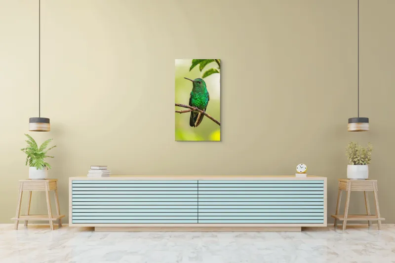 Tablou Canvas, "Șoimul de smarald odihnindu-se discret", Pene, Strălucire, Verde, Delicat, Natură, Viu, Fragil, Ramură, 50 x 90 cm – poza 6