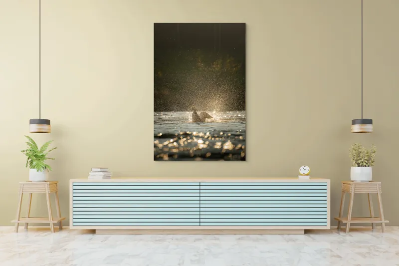 Tablou Canvas, "Zborul raței în lumina dimineții", Picături, Zbor, Apă, Luminiș, Sclipiri, 100 x 150 cm – poza 4
