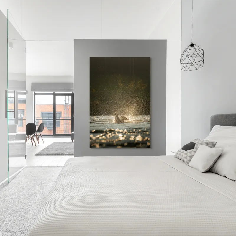 Tablou Canvas, "Zborul raței în lumina dimineții", Picături, Zbor, Apă, Luminiș, Sclipiri, 100 x 150 cm – poza 5