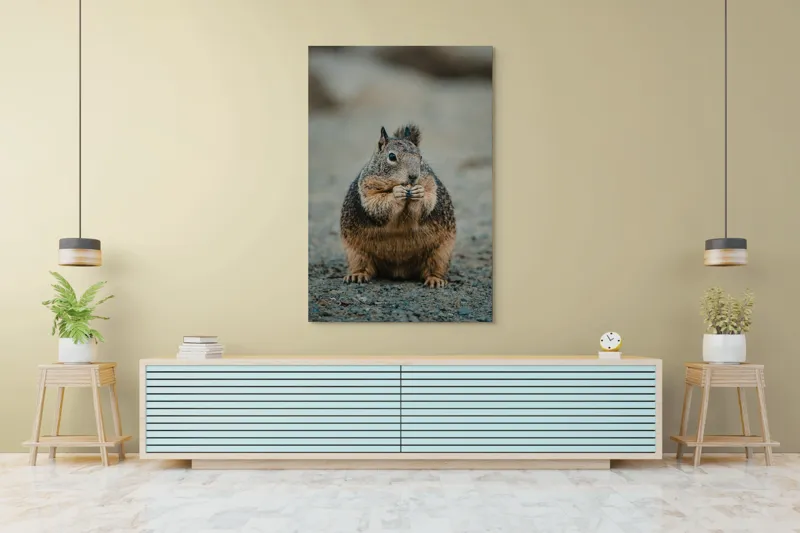 Tablou Canvas, "Veverița savurând o gustare gustoasă", 100 x 150 cm – poza 4