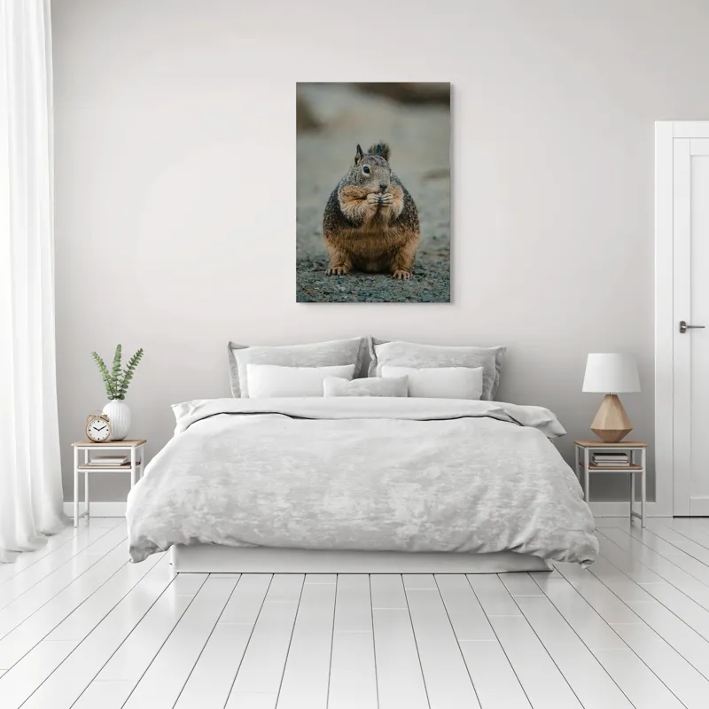 Tablou Canvas, "Veverița savurând o gustare gustoasă", 70 x 100 cm – poza 3
