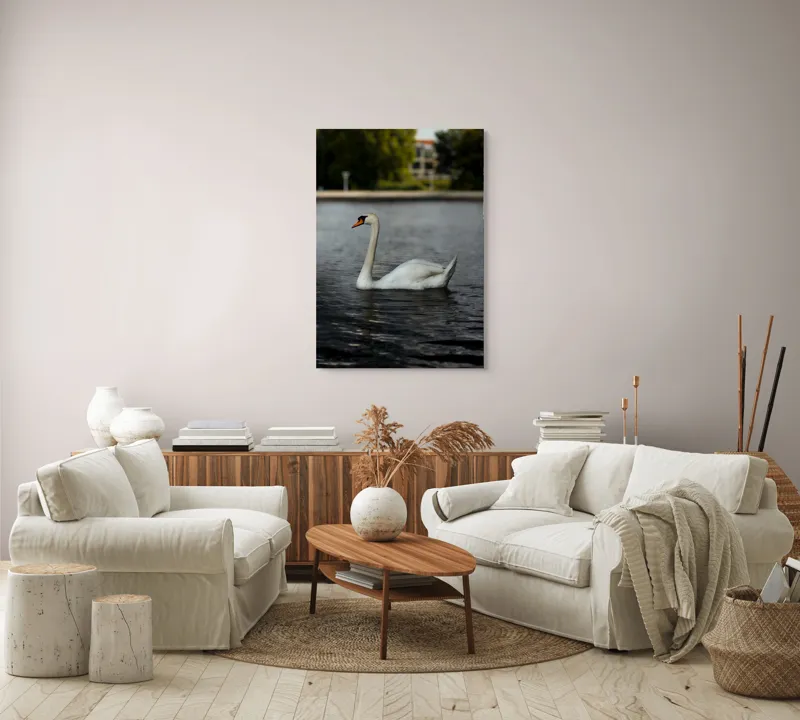 Tablou Canvas, "Grația lebedei pe lacul liniștit", Lebădă, Apă, Grație, Eleganță, Natură, Reflecție, Serenitate, Plumaj, Contrast, Peisaj., 70 x 100 cm – poza 4