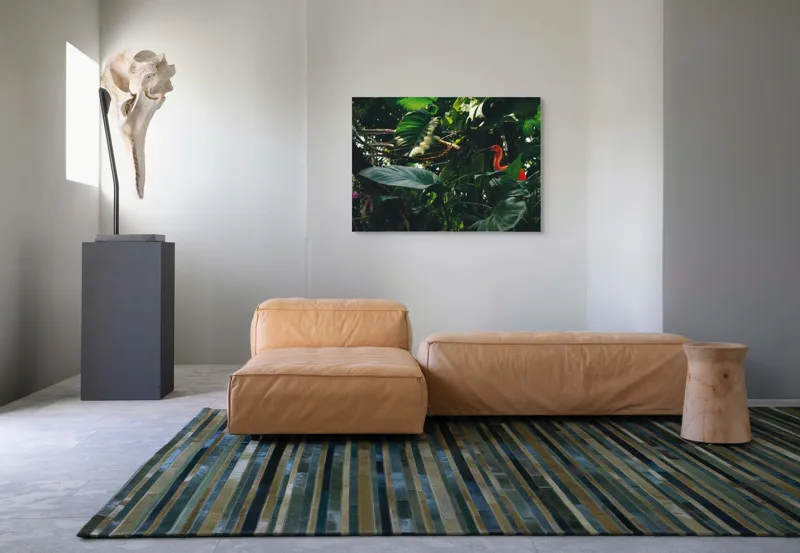 Tablou Canvas, "Pasăre roșie în jungla verde", Scarlat, Lumină, Frunze, Tropical, Păsare, Verde, Junglă, Umbră, 100 x 70 cm – poza 7