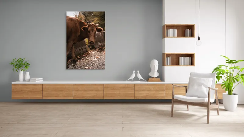 Tablou Canvas, "Vaca privind spre apusul toamnei", Vacă, Brunet, Peisaj, Căldură, Natură, Frunze, Potecă, 100 x 150 cm – poza 8