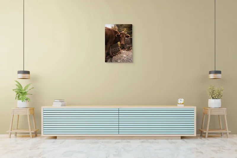 Tablou Canvas, "Vaca privind spre apusul toamnei", Vacă, Brunet, Peisaj, Căldură, Natură, Frunze, Potecă, 50 x 70 cm – poza 6
