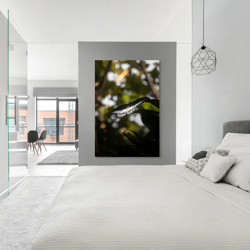 Tablou Canvas, "Fluture în lumina naturii tropicale", Fluture, Fragil, Zbor, Natură, Umbre, Lumină, Aripi, Frumusețe, 100 x 150 cm – poza 5