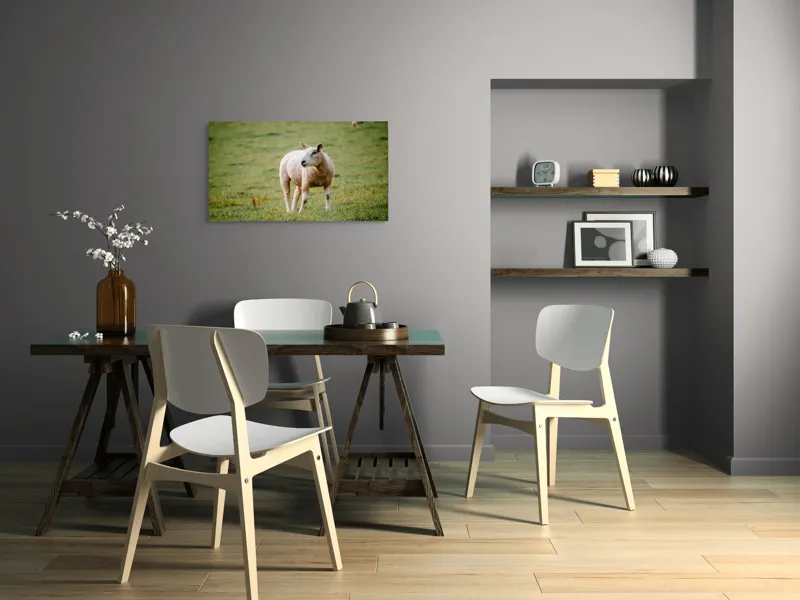 Tablou Canvas, "Oaia rătăcind pe pajiștea verde", Oaie, Câmp, Verdeață, Liniște, Natură, Pășune, 90 x 50 cm – poza 3