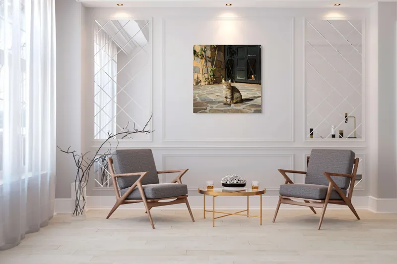 Tablou Canvas, "Pisica torcând la soare matinal", Pisică, Soare, Umbre, Pavaj, Ușă, Zid, Ferestre, Tufă, Frunze., 100 x 100 cm – poza 7