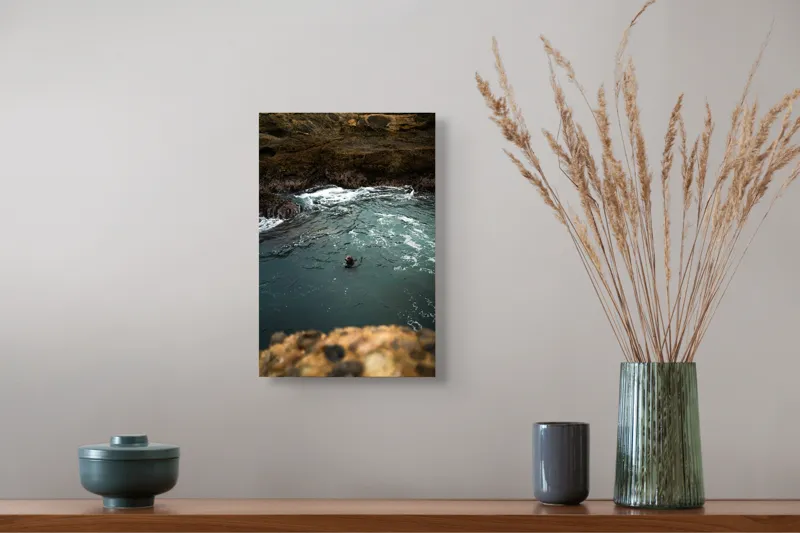 Tablou Canvas, "Foca în apele oceanului liniștite", Ocean, Focă, Valuri, Stânci, Apă, Natură, Liniște., 26 x 39 cm – poza 5