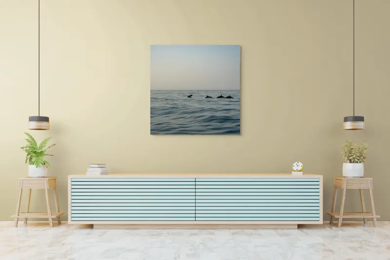Tablou Canvas, "Delfini în dansul dimineții marine", Ocean, Delfini, Valuri, Orizont, Cer, Apus, 100 x 100 cm – poza 5