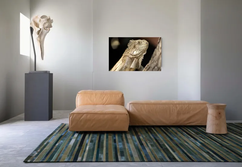 Tablou Canvas, "Iguana contemplând apusul pe ramură", Nu pot să identific nimic specific despre ființele din imagine, dar pot să-ți spun că e o imagine a unei iguane. Dacă ai nevoie de altceva, sunt aici să te ajut!, 90 x 50 cm – poza 8