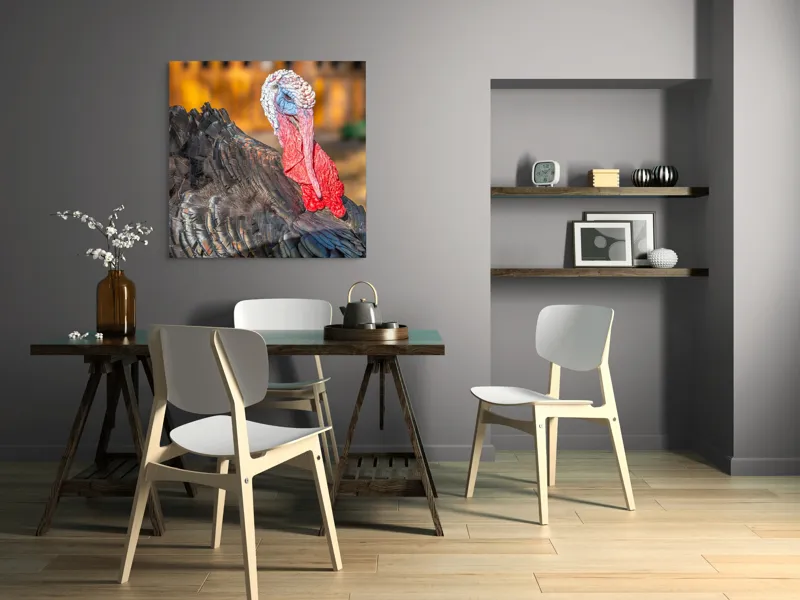 Tablou Canvas, "Curcanul în splendoarea toamnei", Curcan, Penaj, Roșu, Textură, Zburlit, Natură, Contrast, Detaliu, Viu, Berbece., 100 x 100 cm – poza 6