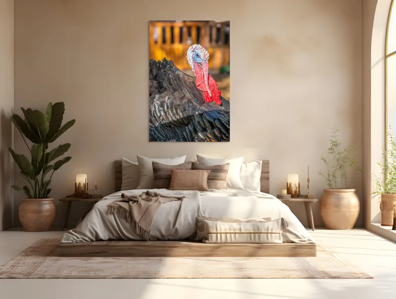Tablou Canvas, "Curcanul în splendoarea toamnei", Curcan, Penaj, Roșu, Textură, Zburlit, Natură, Contrast, Detaliu, Viu, Berbece., 100 x 150 cm – poza 3