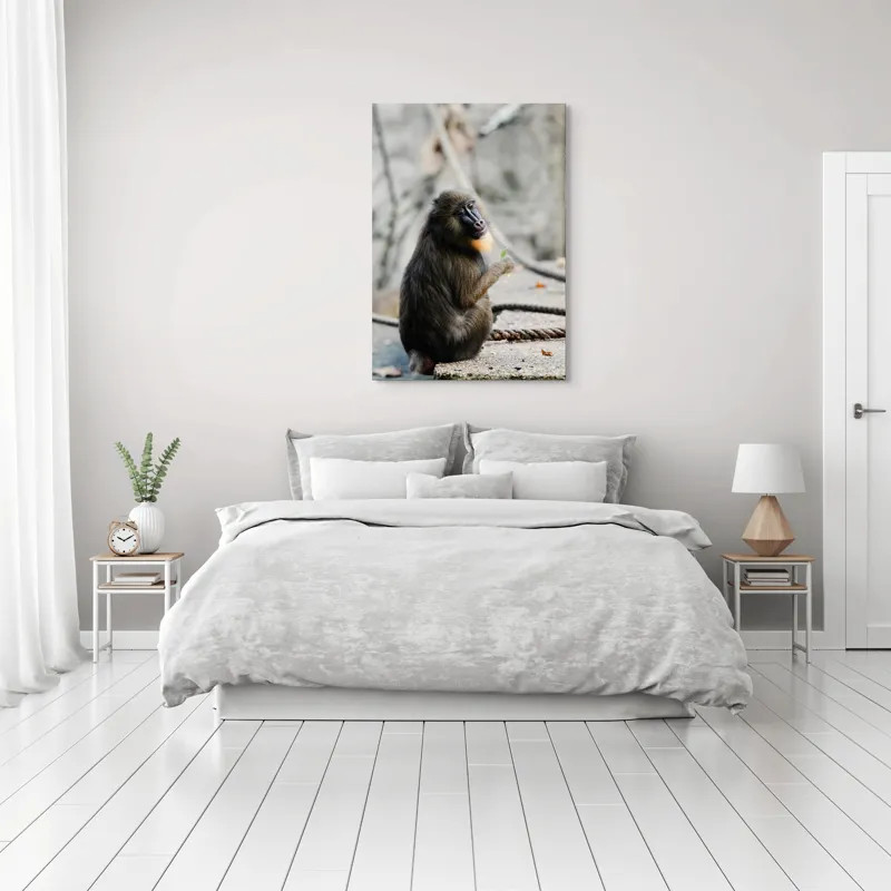 Tablou Canvas, "Mandril curios admirând o frunză verde", 70 x 100 cm – poza 3