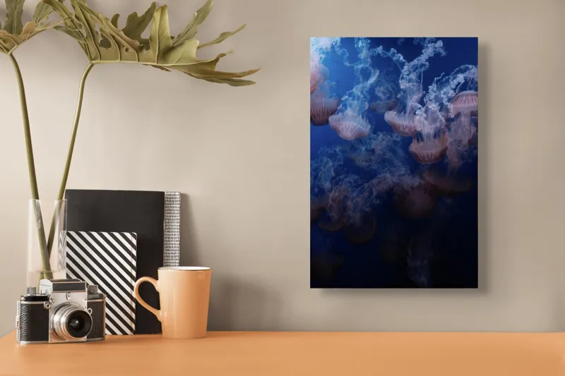 Tablou Canvas, "Dansul grațios al meduzelor colorate", Eteric, Grațios, Albastru, Misterios, Acvatic, Delicat, Fluid, Lumină, Vibrant, Calm, 26 x 39 cm – poza 3