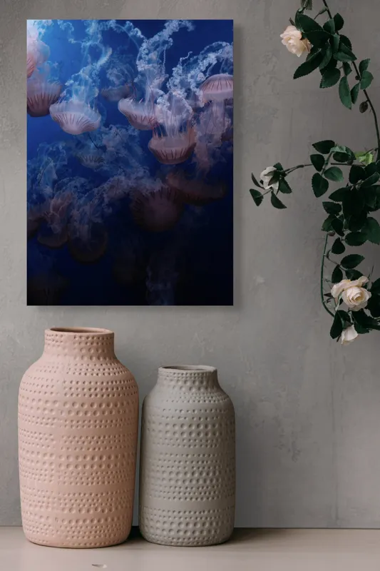 Tablou Canvas, "Dansul grațios al meduzelor colorate", Eteric, Grațios, Albastru, Misterios, Acvatic, Delicat, Fluid, Lumină, Vibrant, Calm, 39 x 54 cm – poza 6
