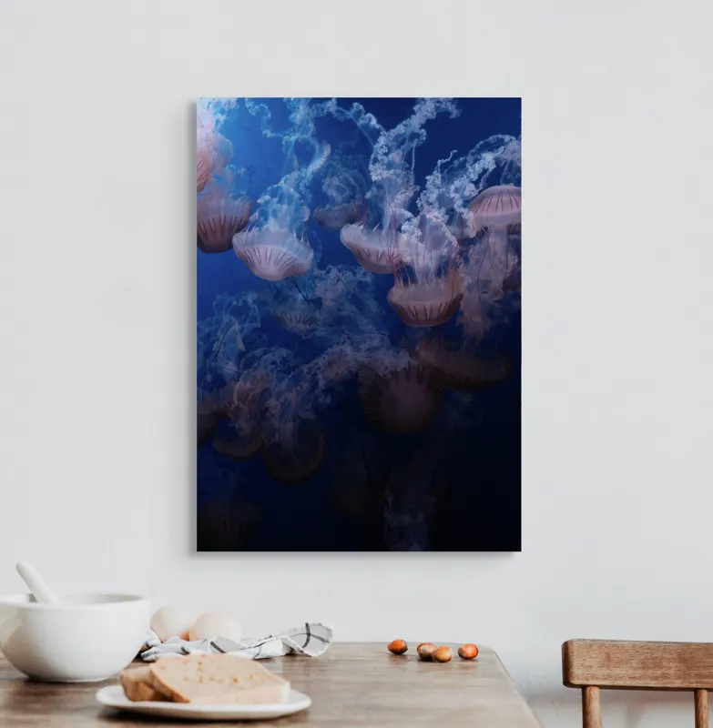 Tablou Canvas, "Dansul grațios al meduzelor colorate", Eteric, Grațios, Albastru, Misterios, Acvatic, Delicat, Fluid, Lumină, Vibrant, Calm, 50 x 70 cm – poza 3
