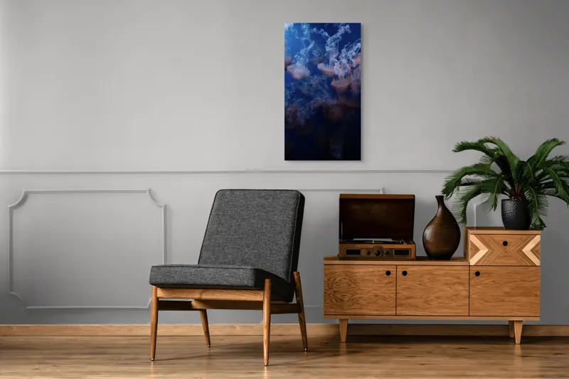 Tablou Canvas, "Dansul grațios al meduzelor colorate", Eteric, Grațios, Albastru, Misterios, Acvatic, Delicat, Fluid, Lumină, Vibrant, Calm, 50 x 90 cm – poza 8