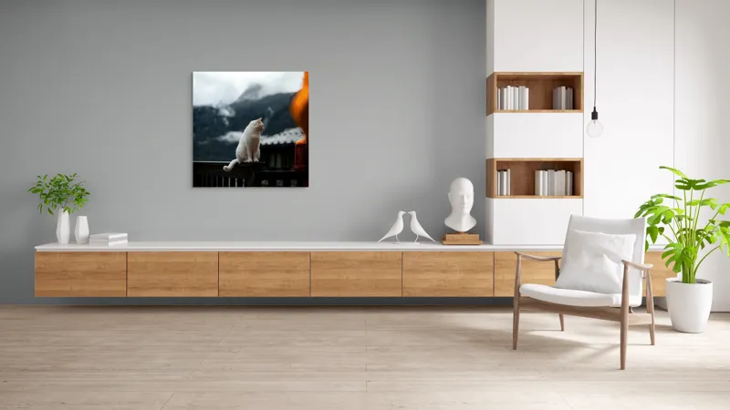 Tablou Canvas, "Pisica albă în munți înzăpeziți", Pisică, Albă, Balustradă, Munți, Nori, Peisaj, Calm, Rece, Frumusețe, Natural., 100 x 100 cm – poza 8