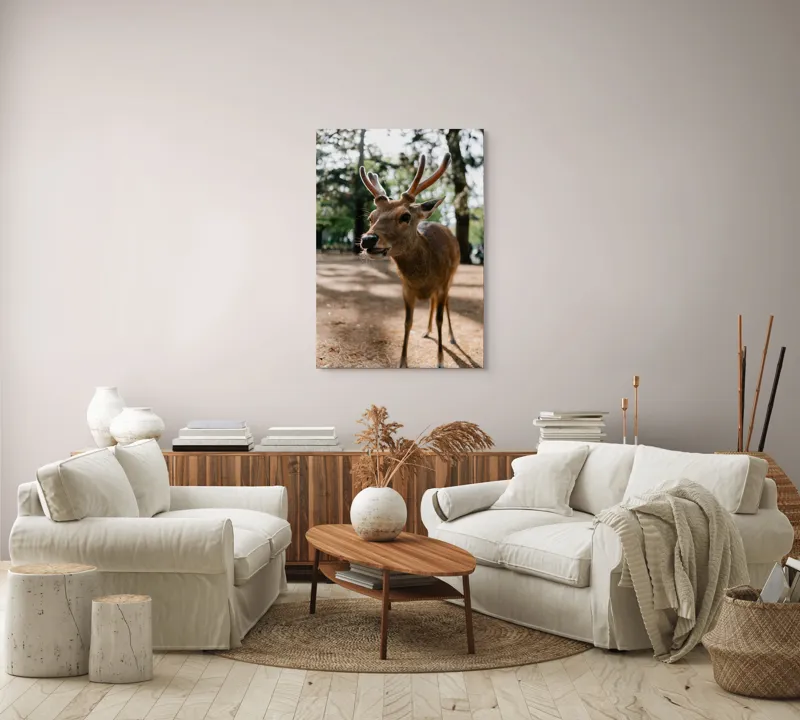 Tablou Canvas, "Misteriosul cerb în lumina pădurii", Cerb, Pădure, Soare, Iluminare, Coarne, Natură, Frunze, Umbră, Libertate, Privire, 70 x 100 cm – poza 4