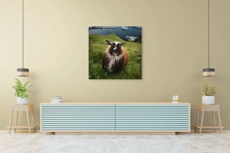 Tablou Canvas, "Peisaj idilic cu oaie curioasă", 100 x 100 cm – poza 5