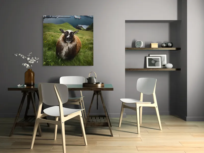 Tablou Canvas, "Peisaj idilic cu oaie curioasă", 100 x 100 cm – poza 6