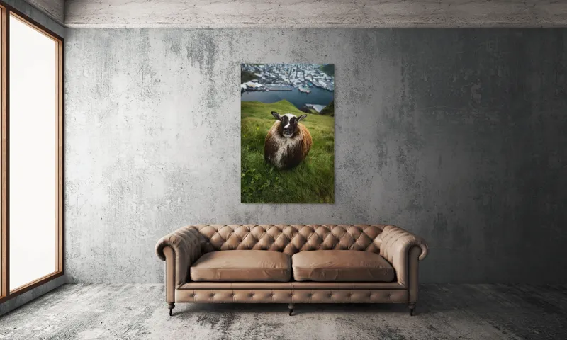Tablou Canvas, "Peisaj idilic cu oaie curioasă", 100 x 150 cm – poza 6