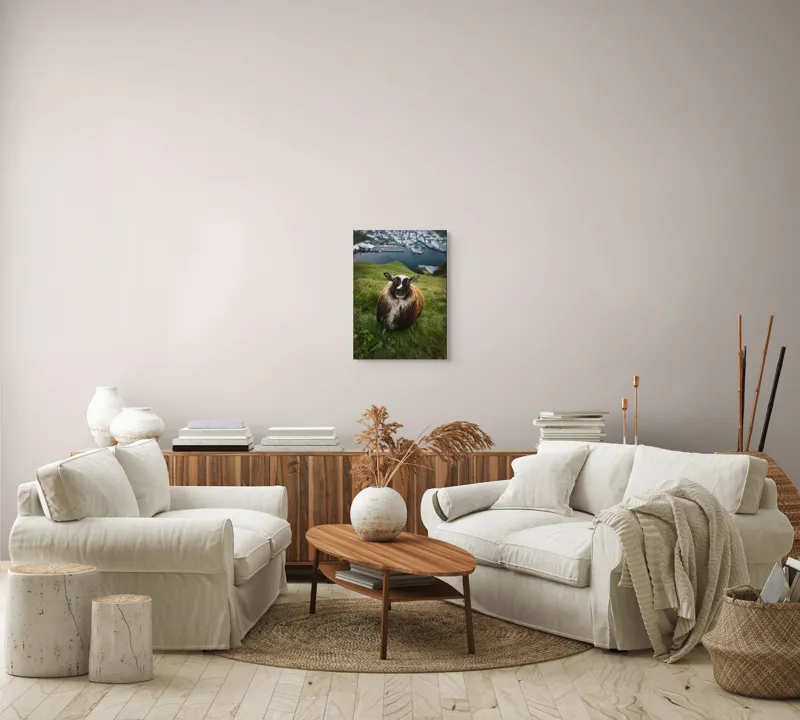 Tablou Canvas, "Peisaj idilic cu oaie curioasă", Nu știu cine este în imagine., 39 x 54 cm – poza 5