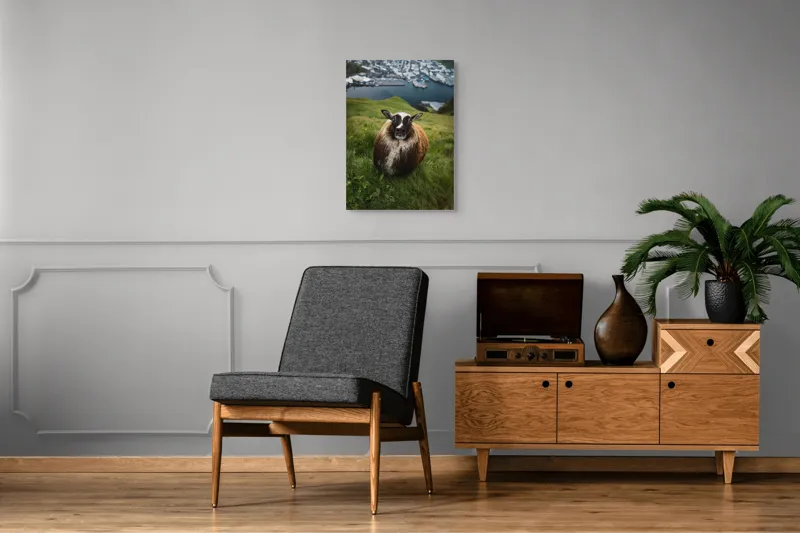 Tablou Canvas, "Peisaj idilic cu oaie curioasă", 50 x 70 cm – poza 8