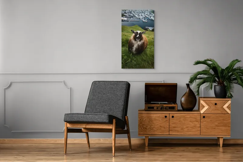 Tablou Canvas, "Peisaj idilic cu oaie curioasă", 50 x 90 cm – poza 8