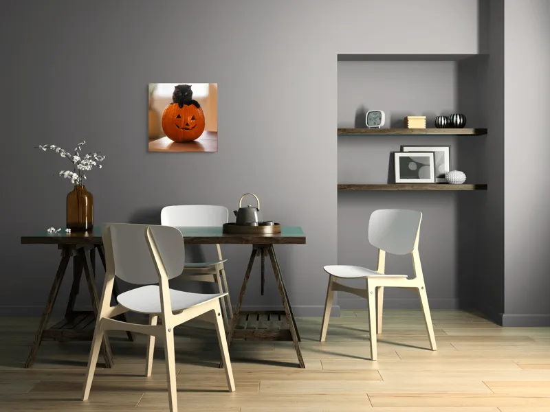 Tablou Canvas, "Pisoi curios într-un dovleac sculptat", Felina, Dovleac, Negru, Drăgălaș, Halloween, Lumină, Mobilier, Blană, Fereastră, Bucurie, 50 x 50 cm – poza 8
