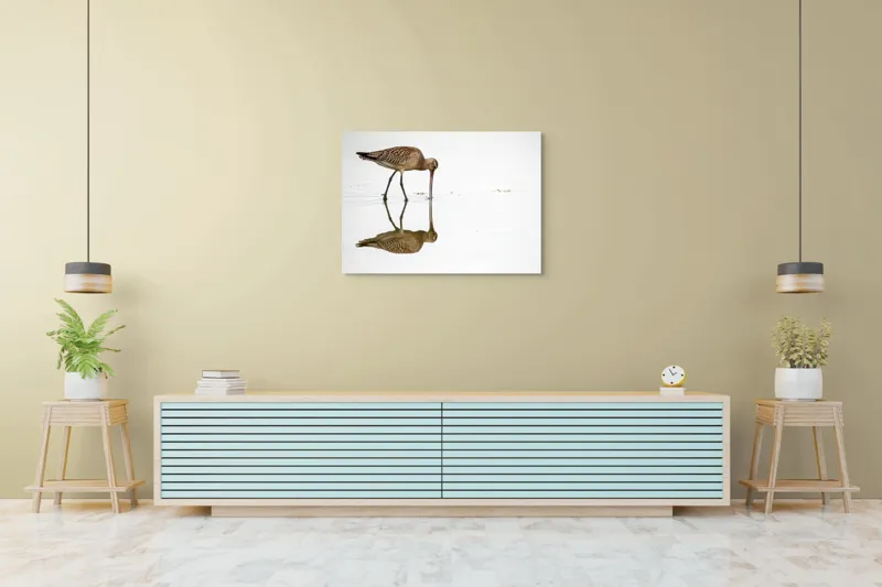Tablou Canvas, "Păsăre căutând hrană în apă liniștită", Pasăre, Reflexie, Apă, Bej, Penaj, Cioc Lung, Alimentație, Liniște, 100 x 70 cm – poza 4