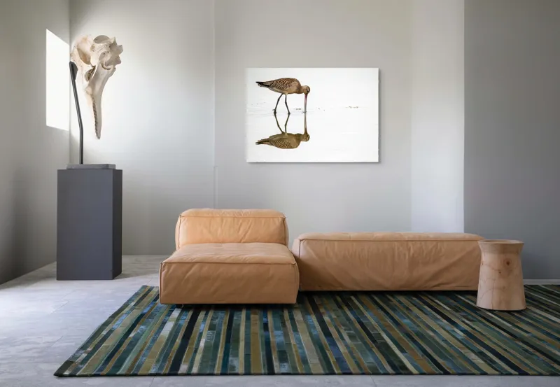 Tablou Canvas, "Păsăre căutând hrană în apă liniștită", Pasăre, Reflexie, Apă, Bej, Penaj, Cioc Lung, Alimentație, Liniște, 100 x 70 cm – poza 7