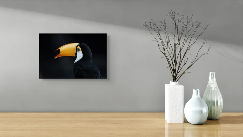 Tablou Canvas, "Tucanul în noapte liniștitoare", Pasăre, Tucan, Cioc, Portocaliu, Negru, Ochi, Contrast, Profil, Exotică, 39 x 26 cm – poza 8