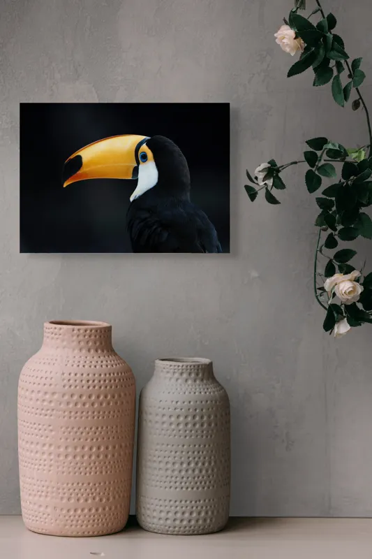 Tablou Canvas, "Tucanul în noapte liniștitoare", Pasăre, Tucan, Cioc, Portocaliu, Negru, Ochi, Contrast, Profil, Exotică, 54 x 39 cm – poza 8