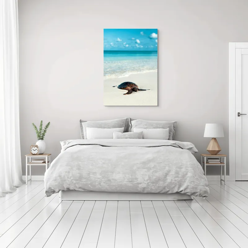 Tablou Canvas, "Țestoasa odihnindu-se pe nisip alb", Broască, Țestoasă, Plajă, Ocean, Nisip, Albastru, Cer, Valuri, Natură, Calm, 70 x 100 cm – poza 3