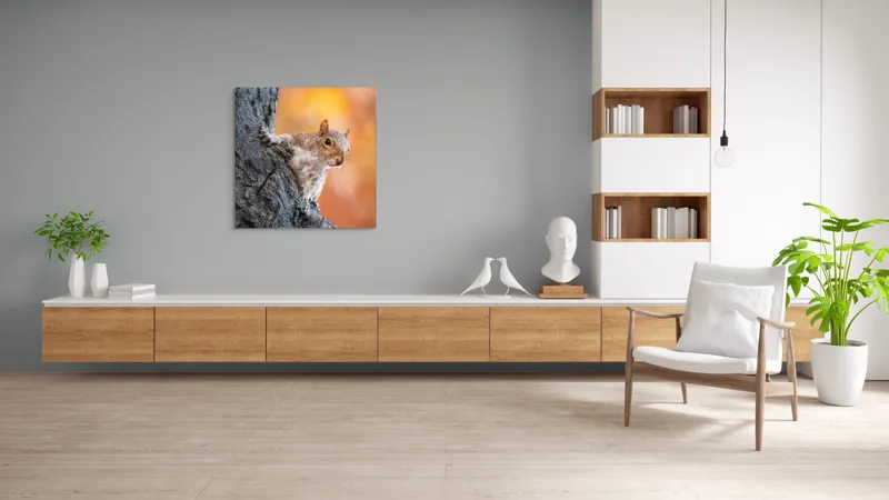 Tablou Canvas, "Veveriță în lumina toamnei aurii", Veveriță, Curioasă, Copac, Toamnă, Blană, Textură, Frunze, Fundal, Natură., 100 x 100 cm – poza 8