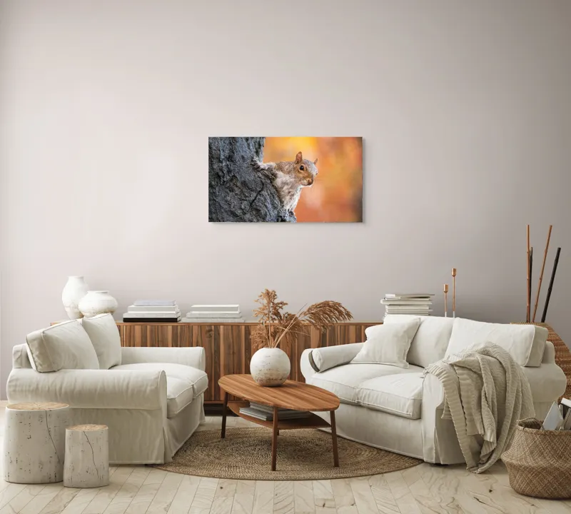 Tablou Canvas, "Veveriță în lumina toamnei aurii", Veveriță, Curioasă, Copac, Toamnă, Blană, Textură, Frunze, Fundal, Natură., 90 x 50 cm – poza 4