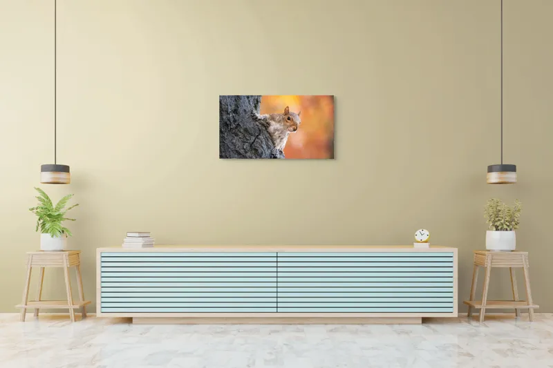 Tablou Canvas, "Veveriță în lumina toamnei aurii", Veveriță, Curioasă, Copac, Toamnă, Blană, Textură, Frunze, Fundal, Natură., 90 x 50 cm – poza 5