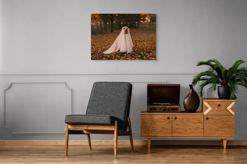 Tablou Canvas, "Câinele fantomă în pădurea de toamnă", Câine, Fantomă, Frunze, Toamnă, Parc, Distracție, Costum, 100 x 70 cm – poza 8