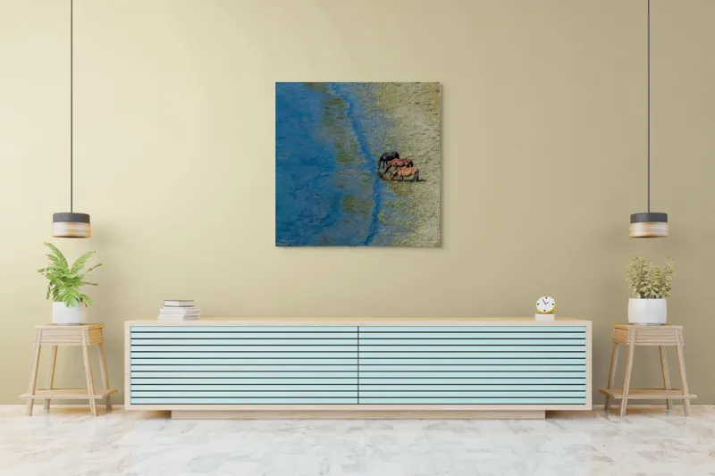 Tablou Canvas, "Trei cai lângă apă liniștită", Ape, Cai, Iarbă, Mal, Natură, Liniște, Reflecție., 100 x 100 cm – poza 5