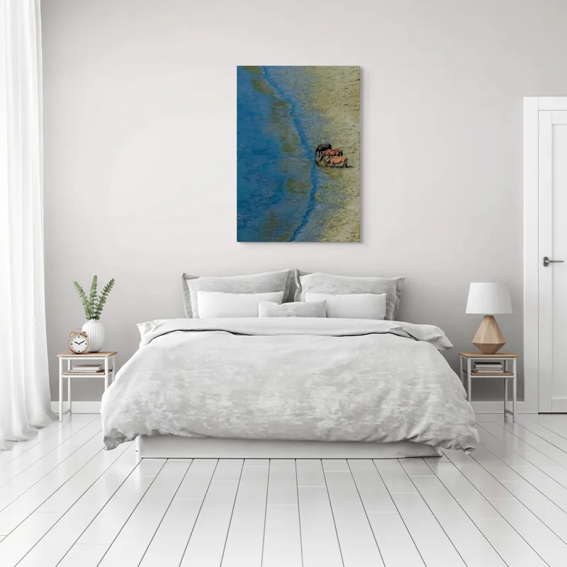 Tablou Canvas, "Trei cai lângă apă liniștită", Ape, Cai, Iarbă, Mal, Natură, Liniște, Reflecție., 70 x 100 cm – poza 3