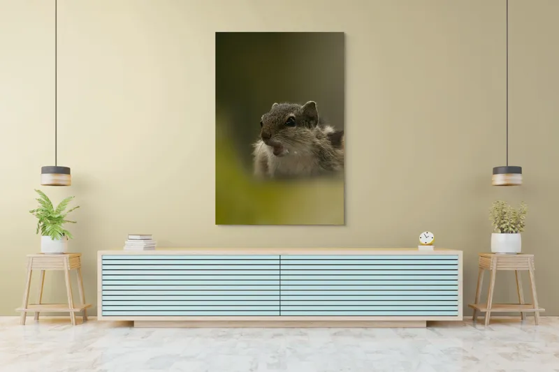 Tablou Canvas, "Pârșul surprins în mijlocul poveștii", Veveriță, Alertă, Blană, Ochi, Natură, Verde, Curiozitate, Whisper, 100 x 150 cm – poza 4